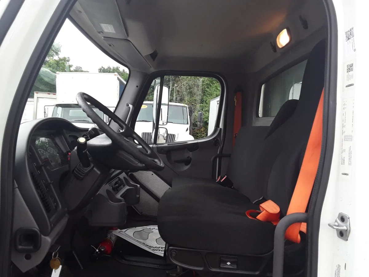 2020 Freightliner M2 106 in Pittsburgh, PA — photo 8