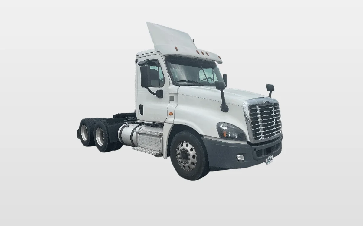 2019 Freightliner Cascadia - image 1