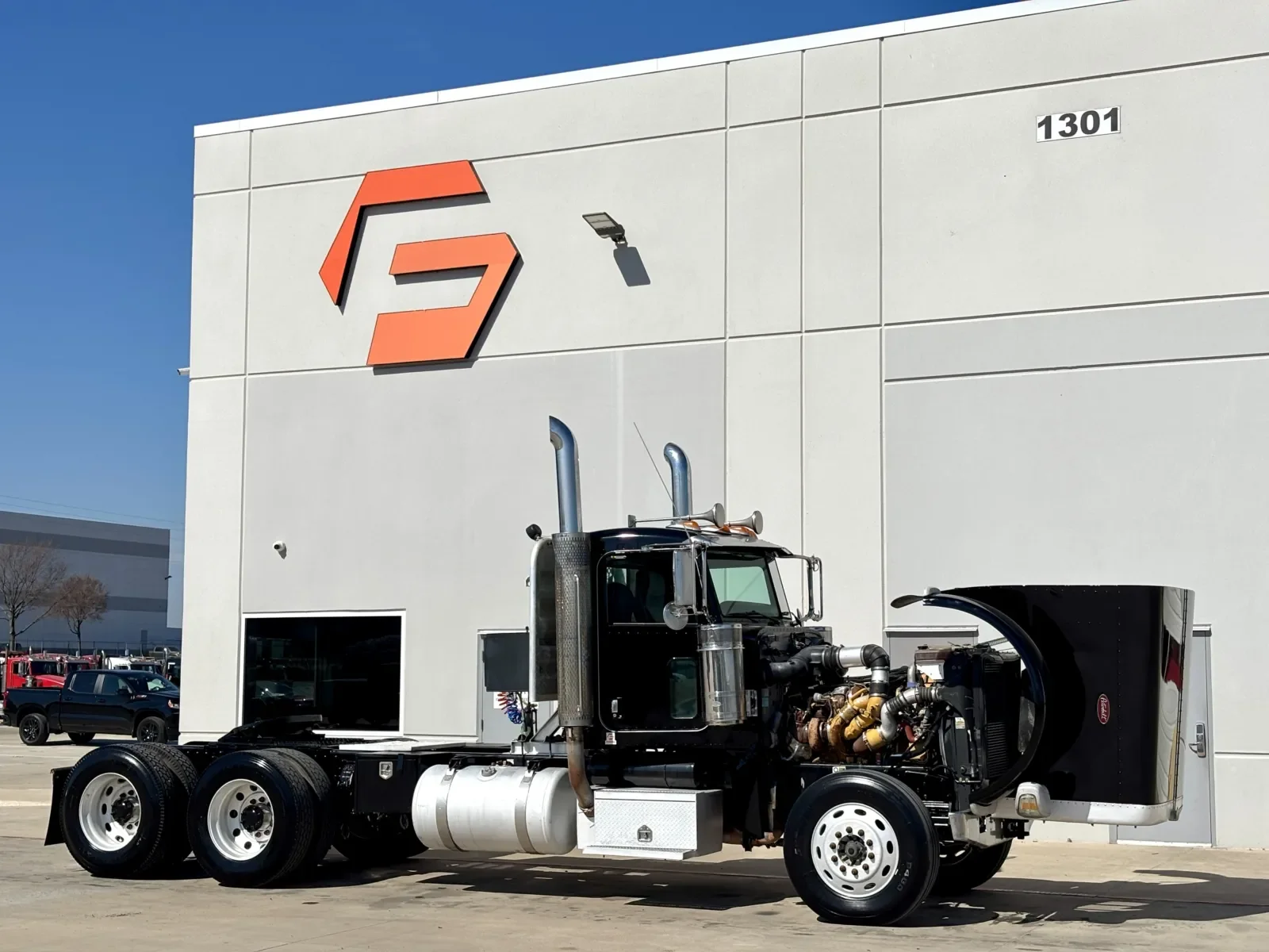 2009 Peterbilt 388 in Hutchins, TX — photo 9