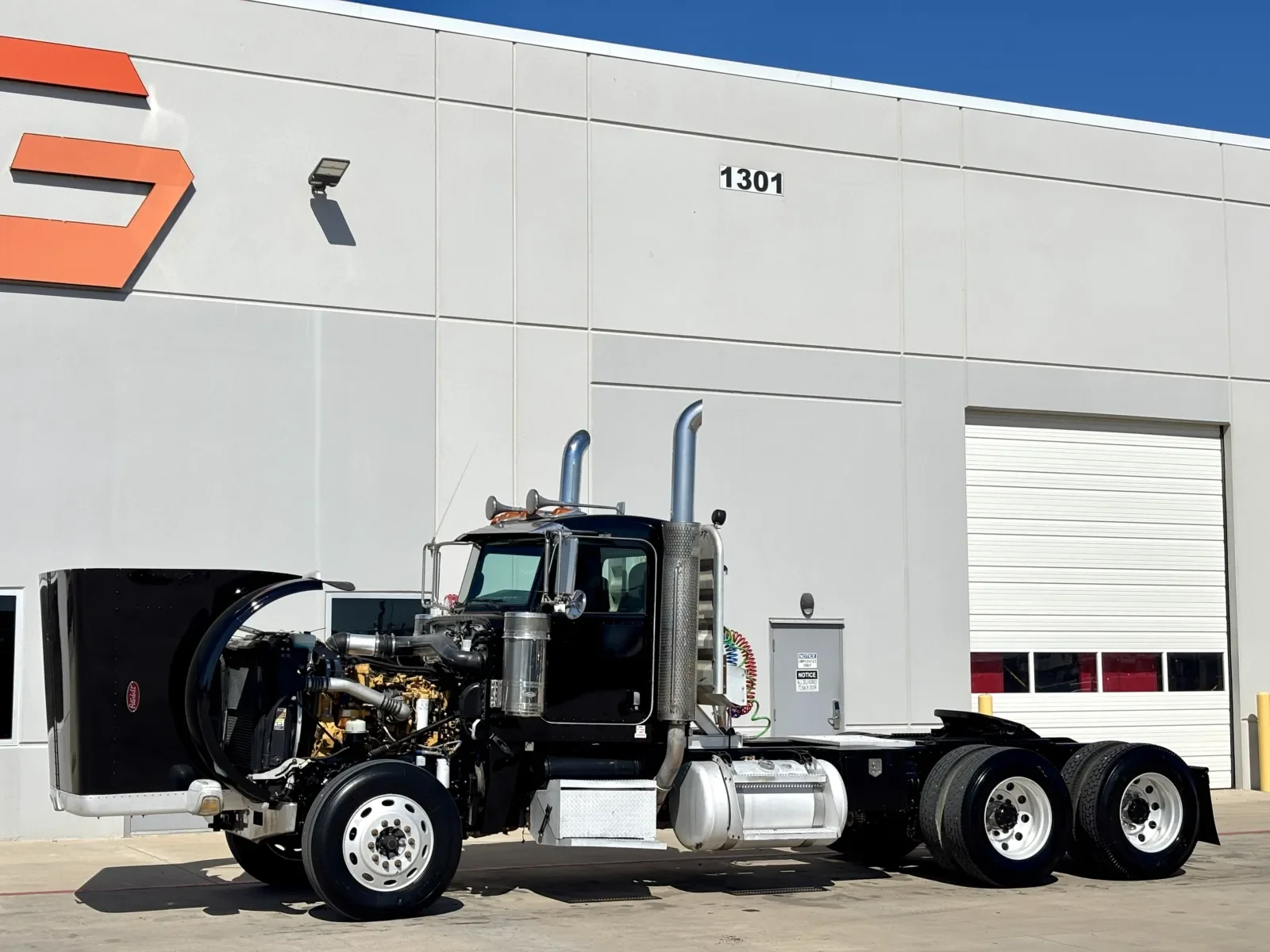 2009 Peterbilt 388 in Hutchins, TX — photo 10
