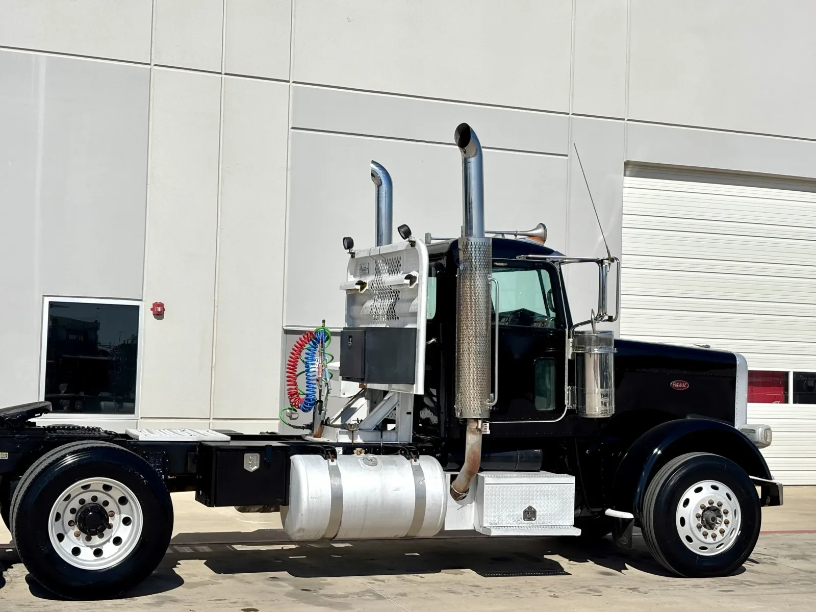 2009 Peterbilt 388 in Hutchins, TX — photo 7