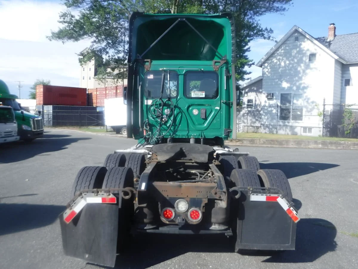 2017 Freightliner Cascadia - image 5