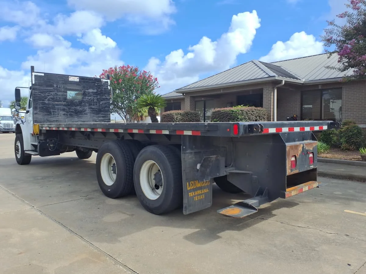 2019 Freightliner M2 106 in Houston, TX — photo 6