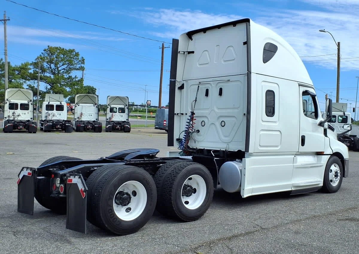 2019 Freightliner Cascadia in Memphis, TN — photo 4