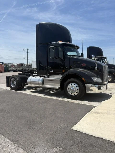 2021 Peterbilt 579 — photo 12