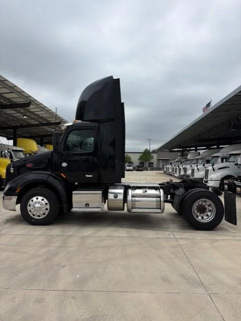 2021 Peterbilt 579 — photo 3
