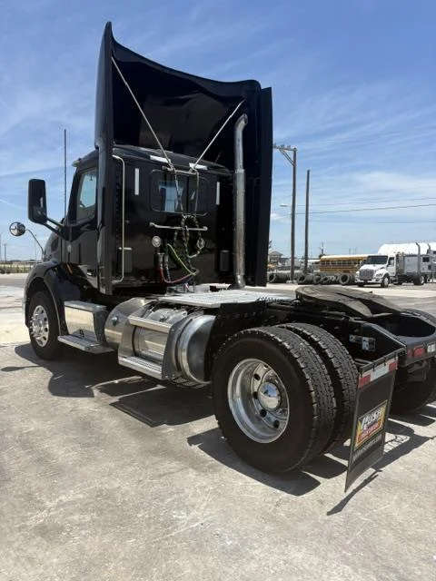 2021 Peterbilt 579 — photo 7