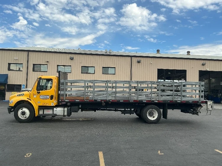 2020 Freightliner M2 106 - image 4