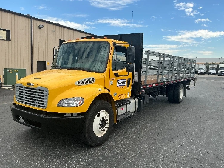 2020 Freightliner M2 106 in Santa Ana, CA — photo 3