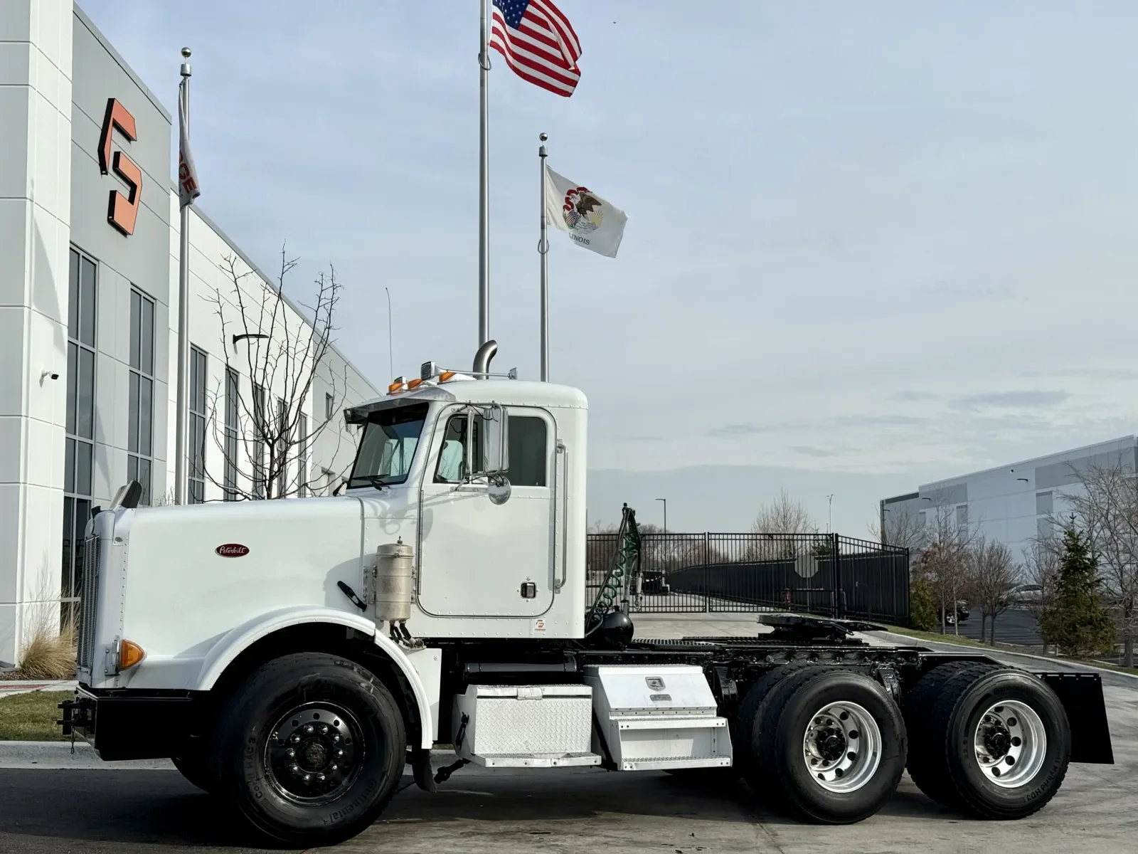 1994 Peterbilt in New Lenox, IL