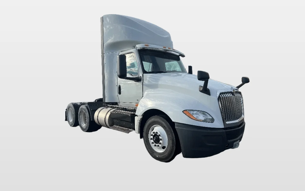 2020 International LT - image 1