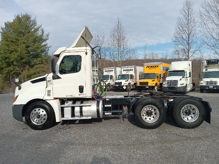 2019 Freightliner Cascadia in Cleveland, TN — photo 4