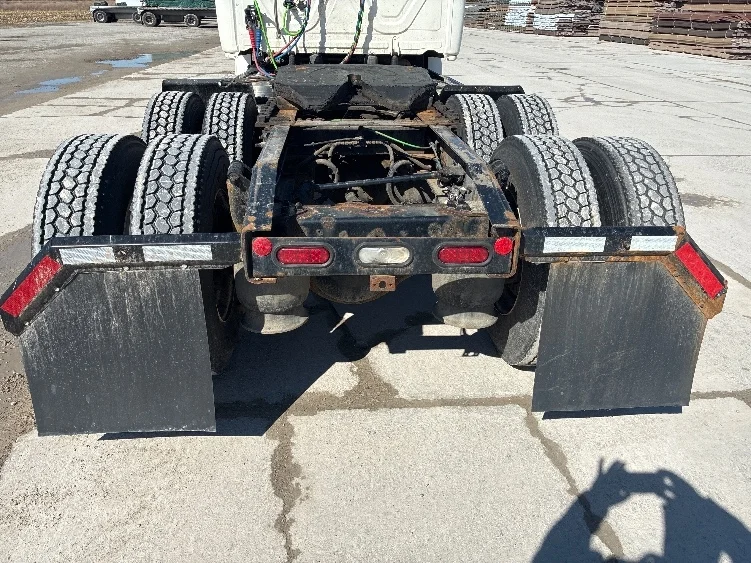 2020 Freightliner Cascadia - image 6