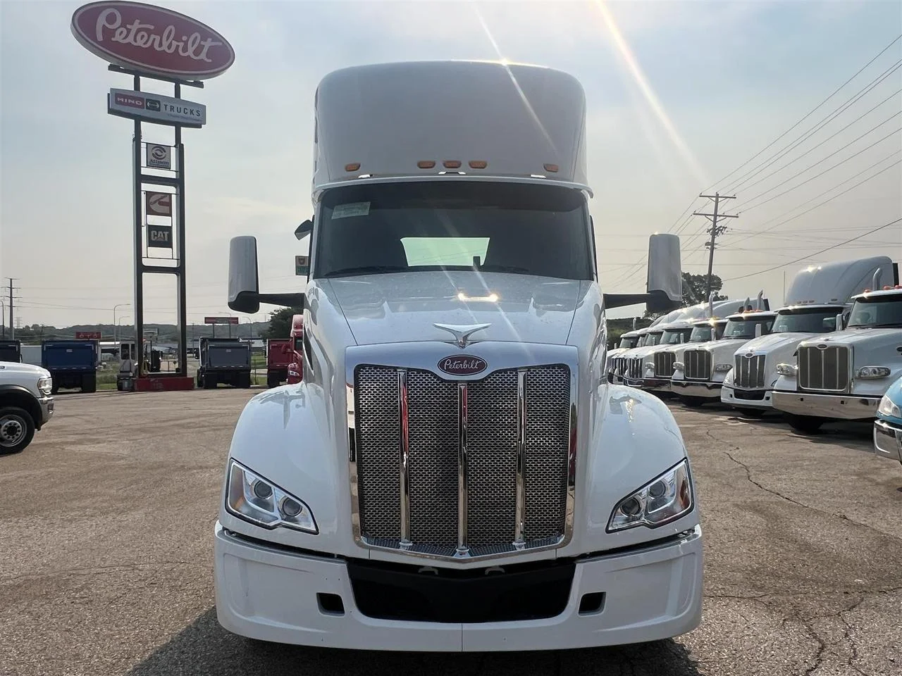 2027 Peterbilt 579 in South St. Paul, MN — photo 2