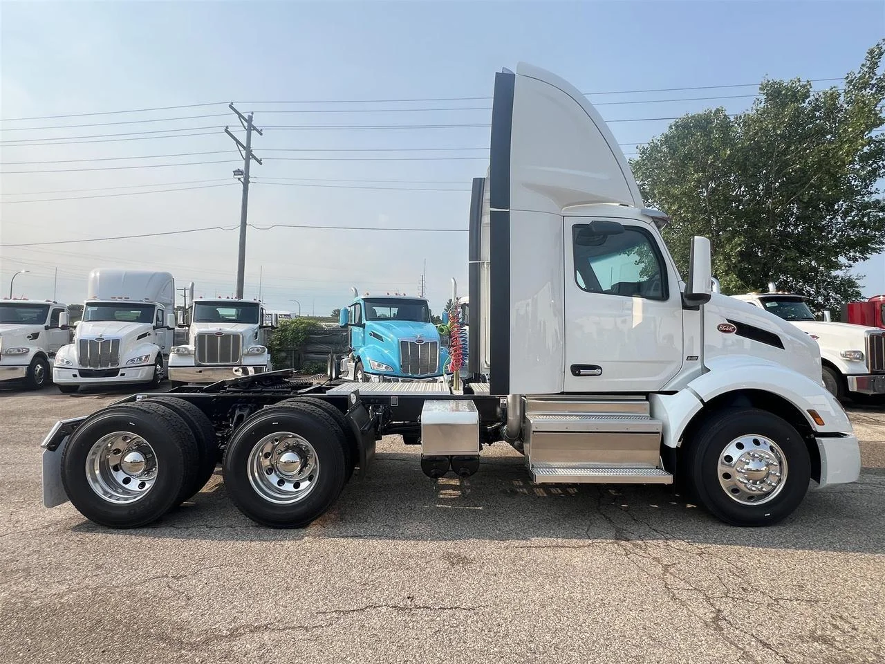 2027 Peterbilt 579 in South St. Paul, MN — photo 4