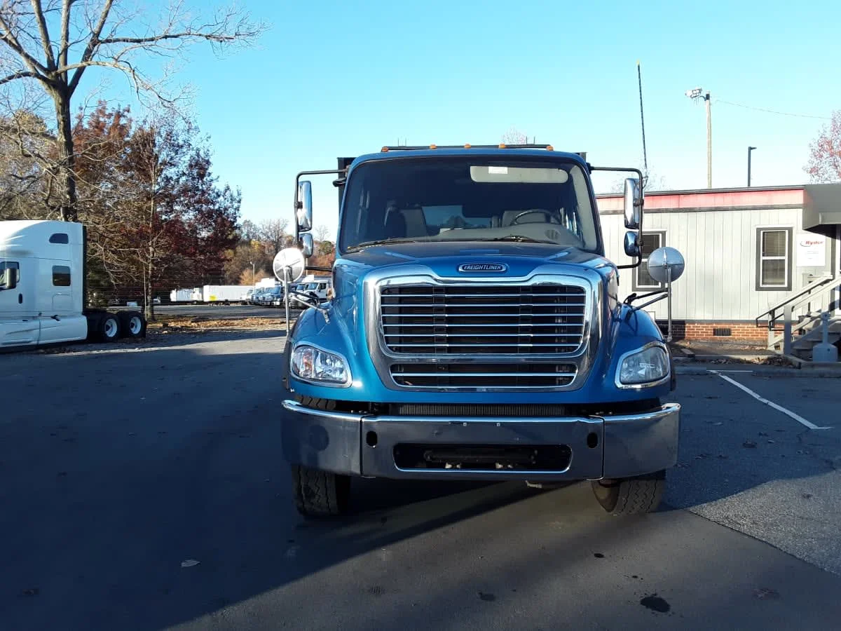 2019 Freightliner M2 112 - image 2