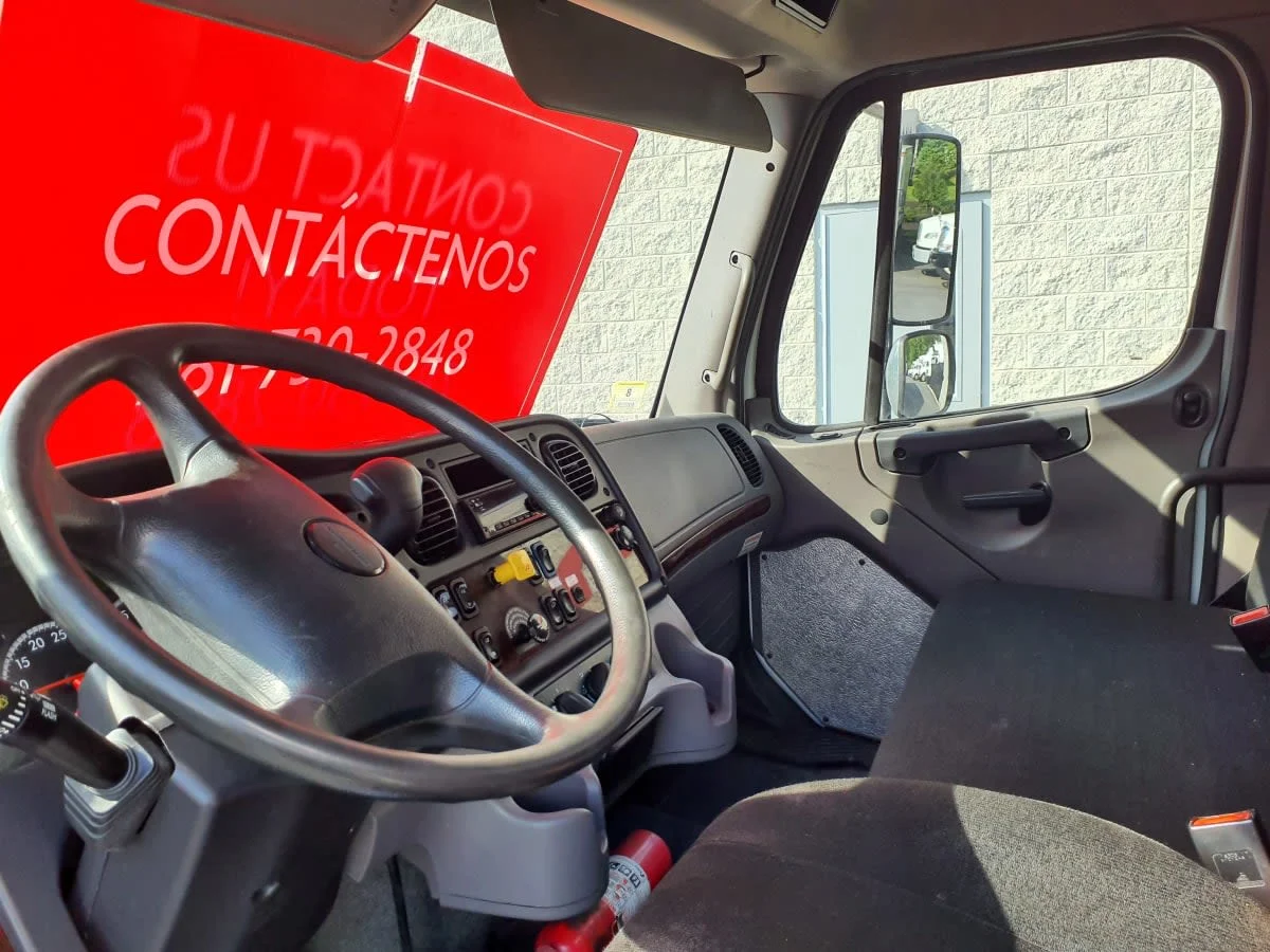 2019 Freightliner M2 106 - image 7