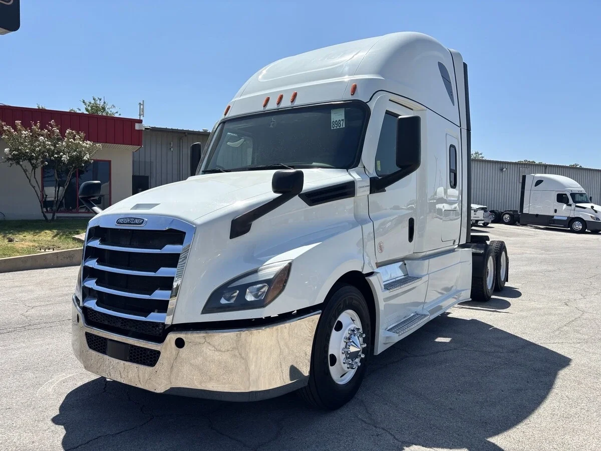 2023 Freightliner Cascadia