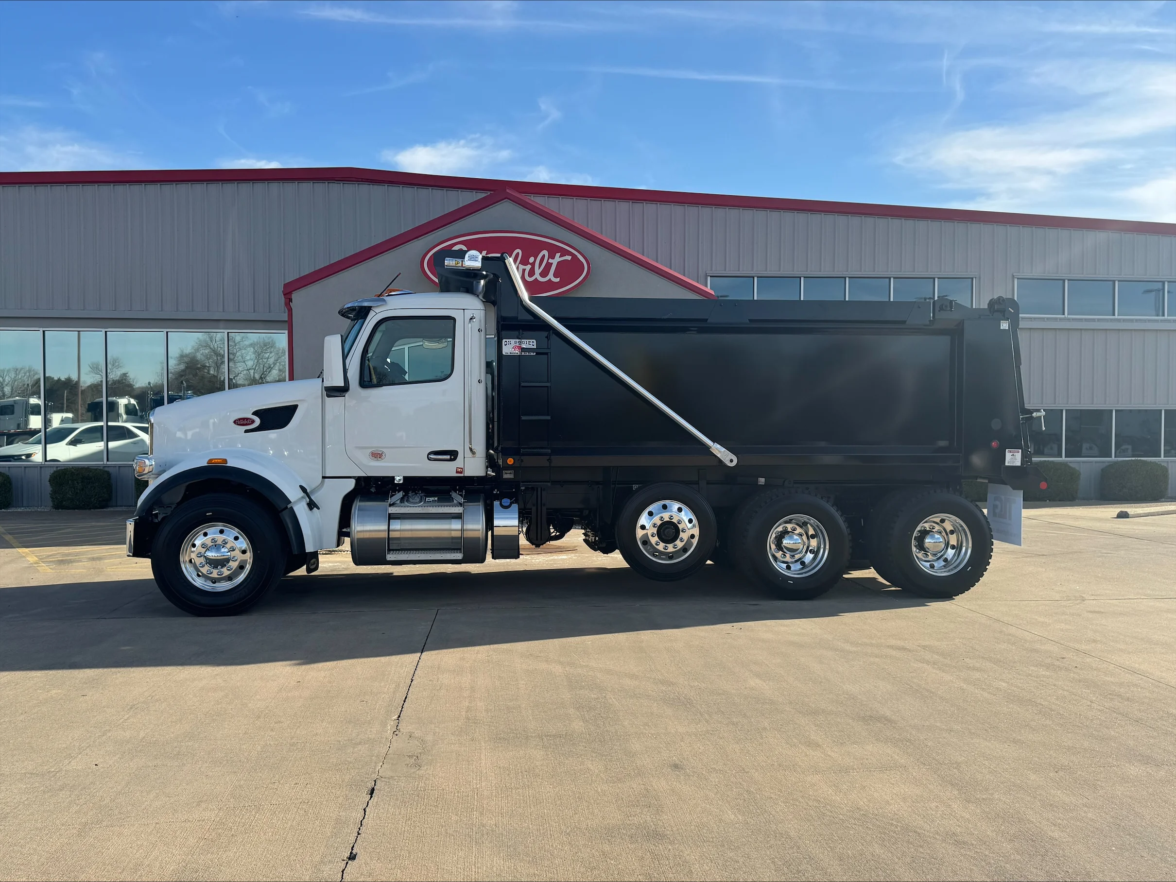 2026 Peterbilt 567 in Fort Smith, AR — photo 2