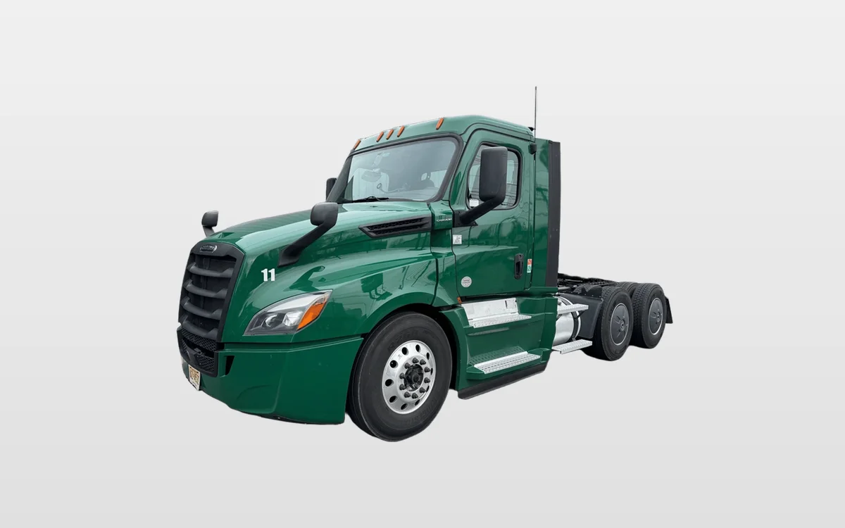 2020 Freightliner Cascadia - image 1