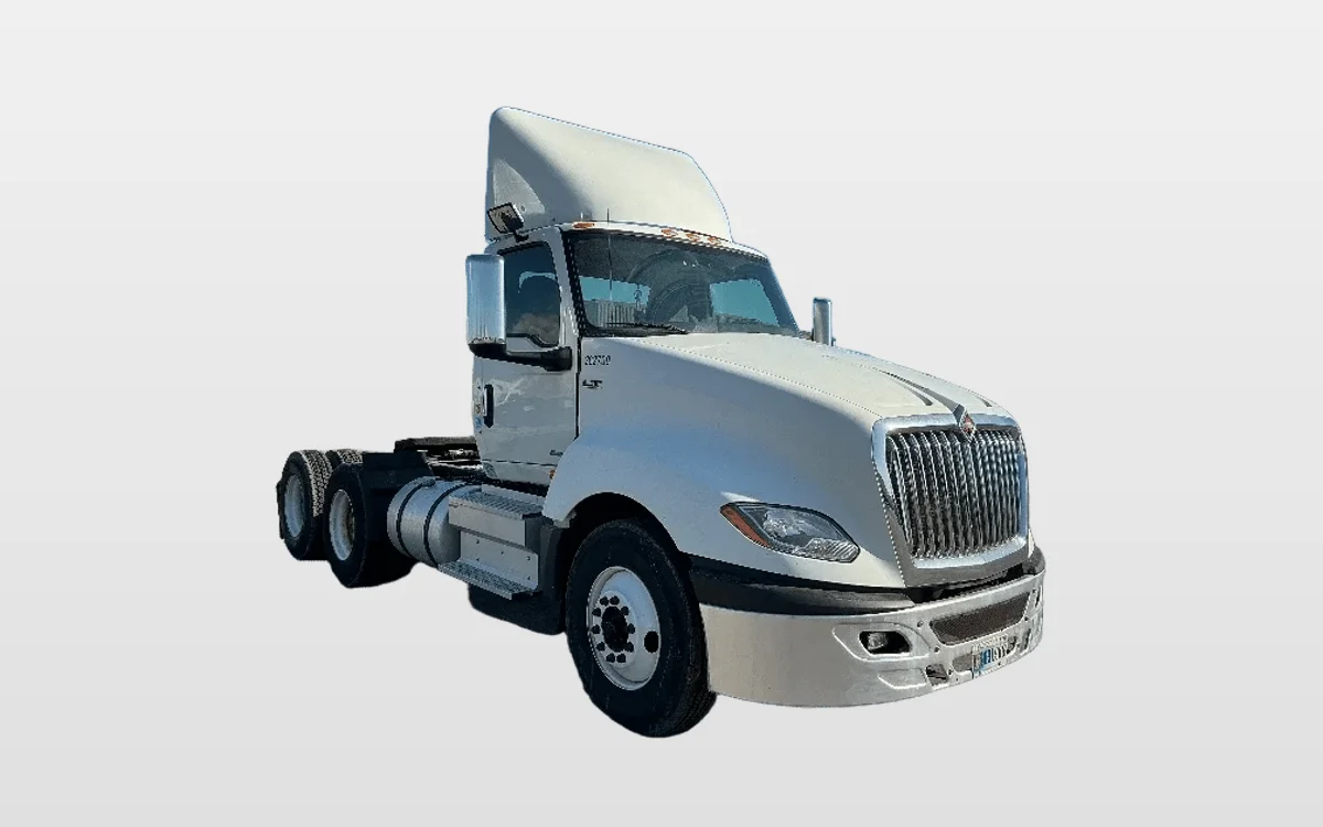 2020 International LT - image 1