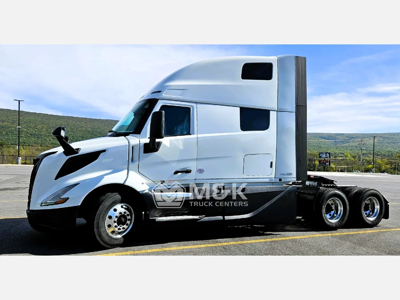 2026 Volvo VNL 860 in Altoona, PA