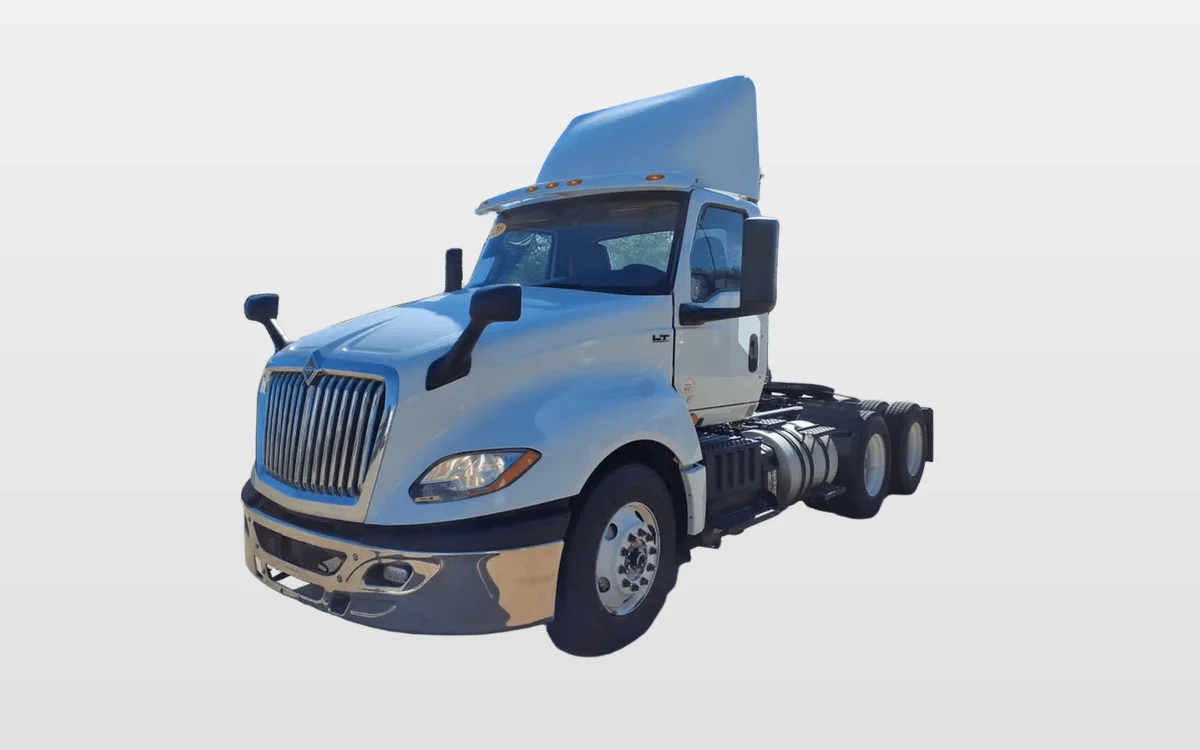 2020 International LT - image 1