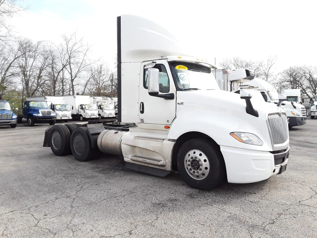 2022 International LT in Hilliard, OH — photo 3