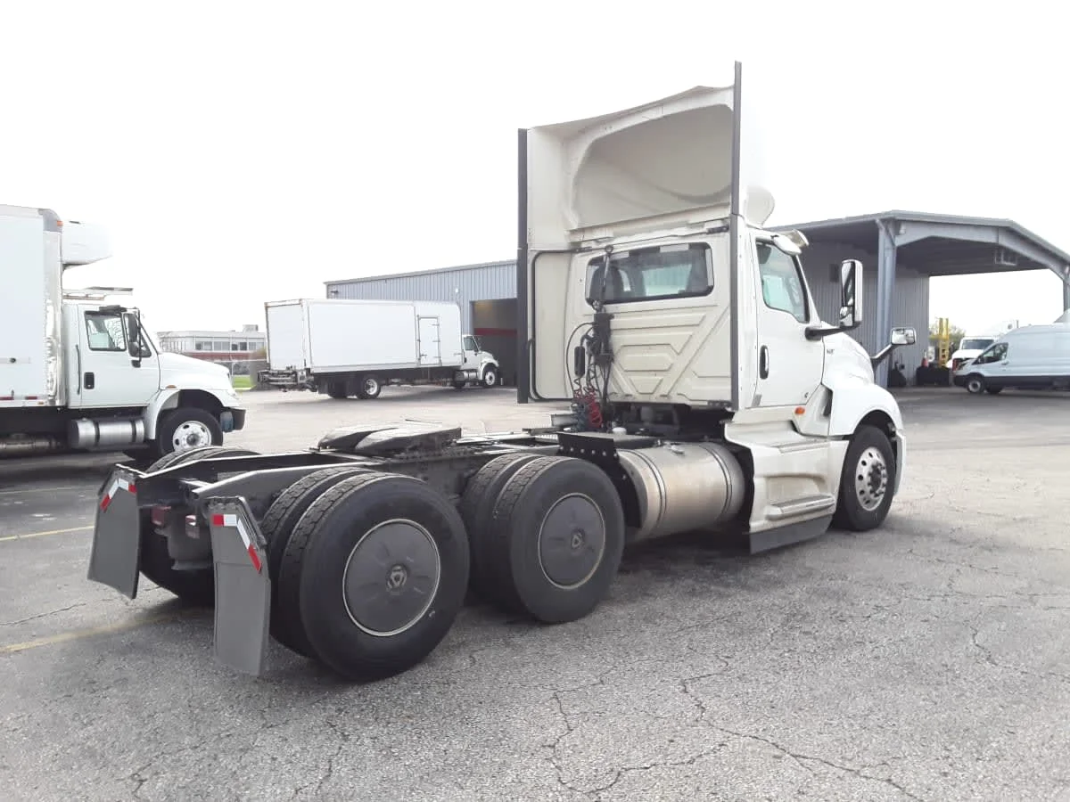 2022 International LT in Hilliard, OH — photo 4