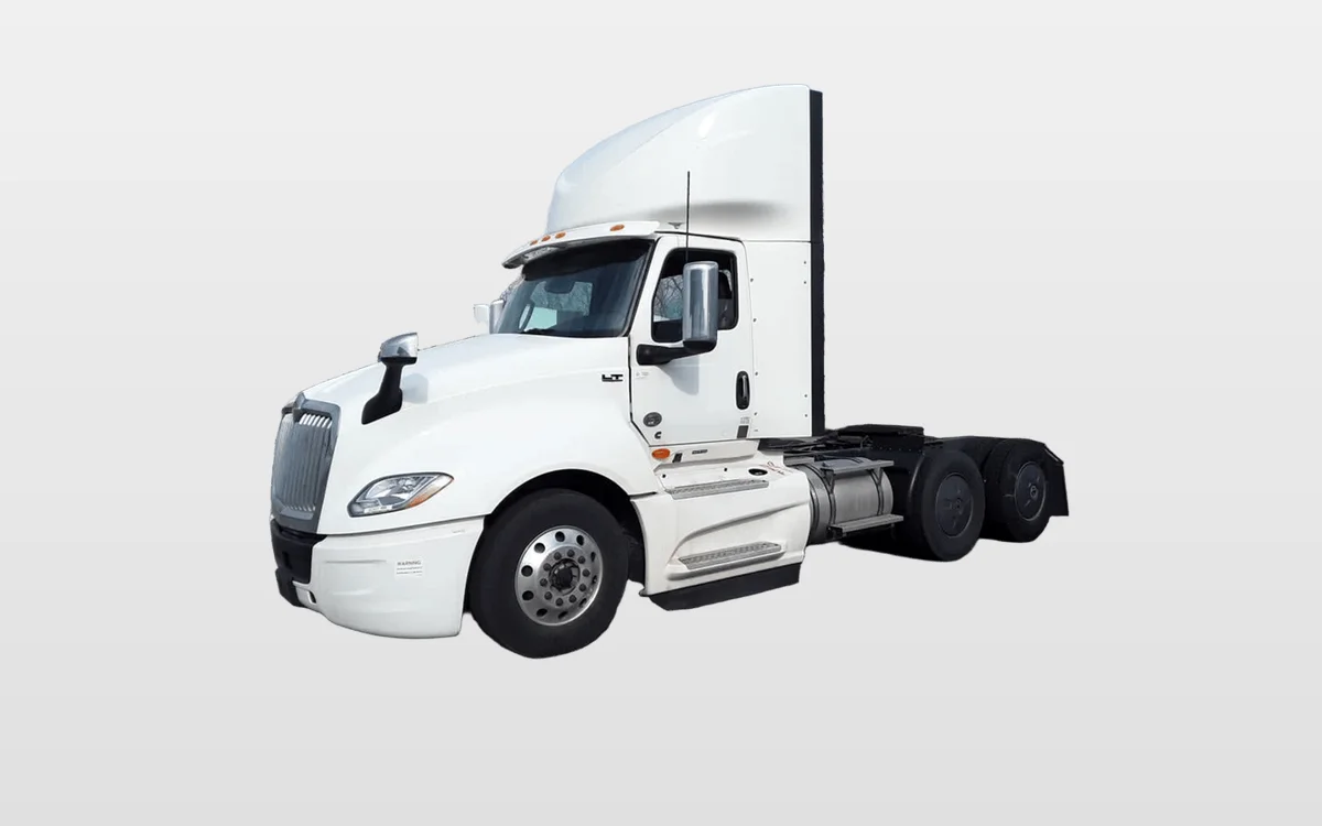 2022 International LT - image 1