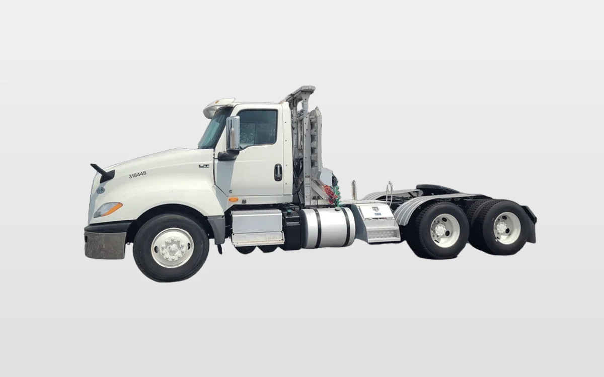 2018 International LT - image 1