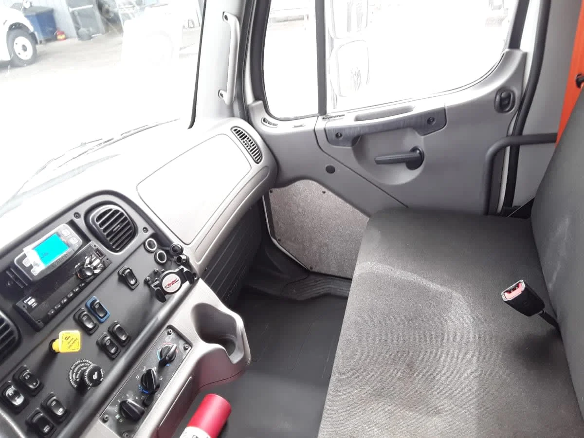 2021 Freightliner M2 106 in Hilliard, OH — photo 7