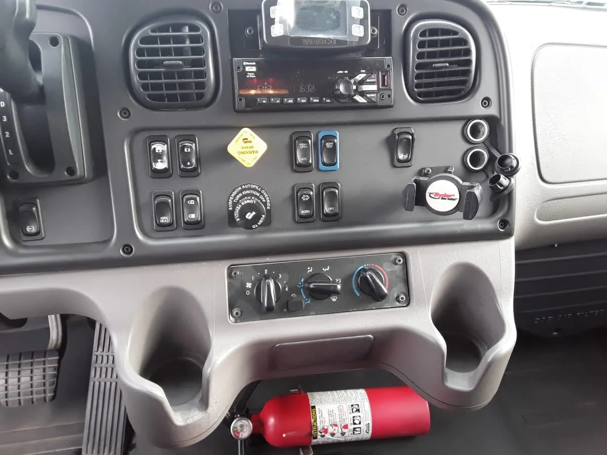 2021 Freightliner M2 106 in Hilliard, OH — photo 14