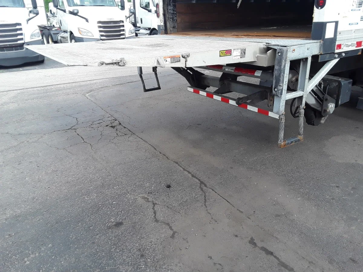 2021 Freightliner M2 106 in Hilliard, OH — photo 10