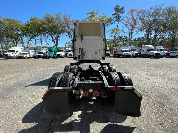 2018 Freightliner Cascadia in Pensacola, FL — photo 6