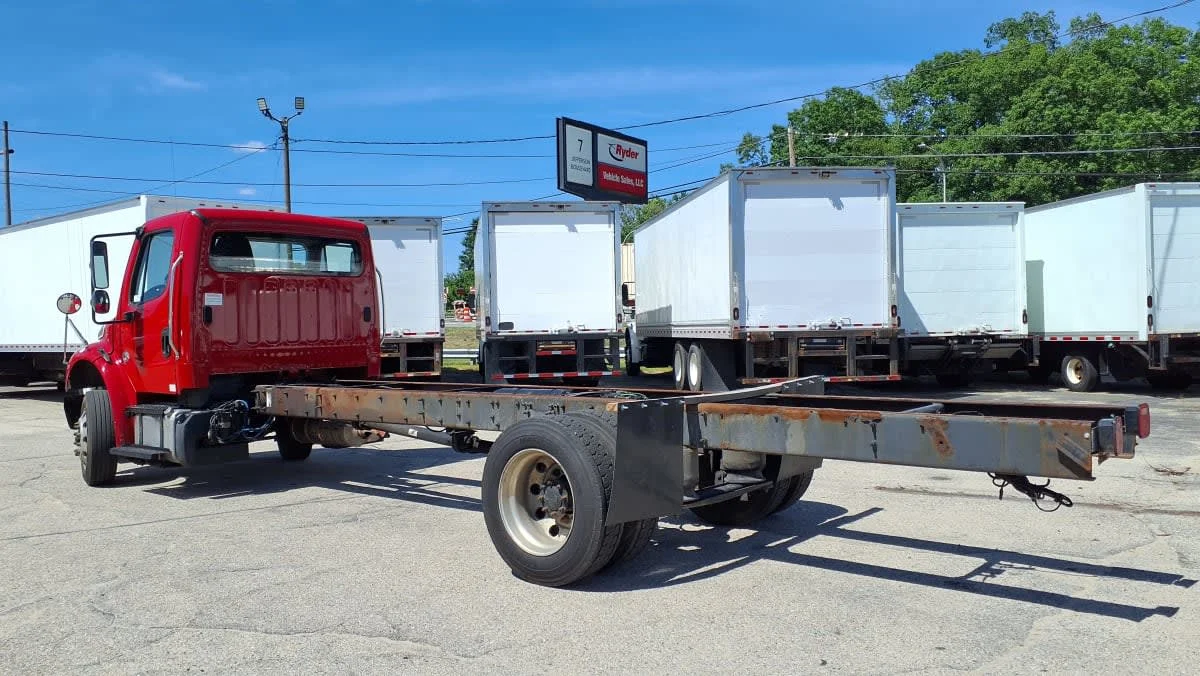 2019 Freightliner M2 106 in Warwick, RI — photo 6