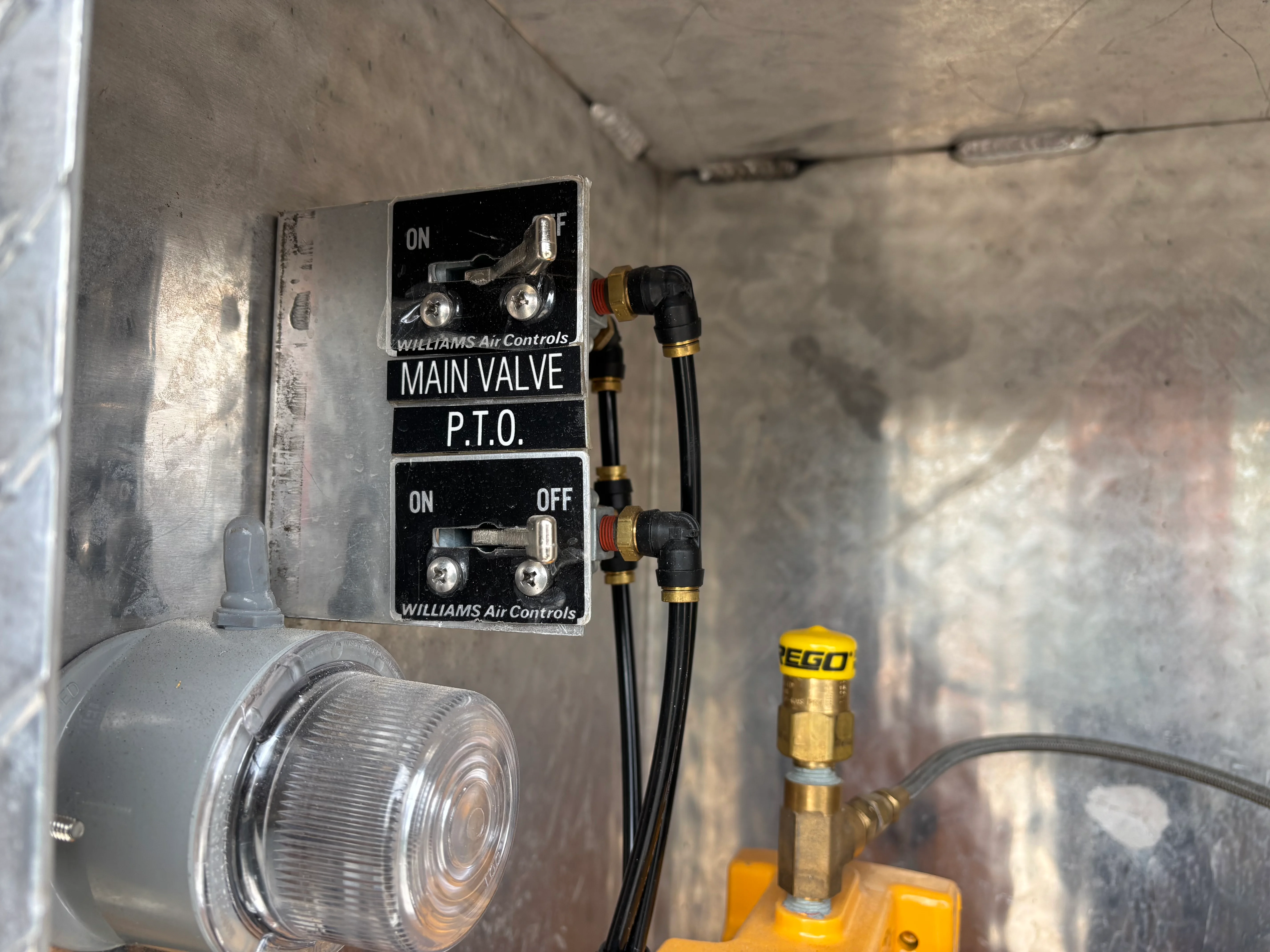 2026 Mack MD in Dallas I-20, TX — photo 11