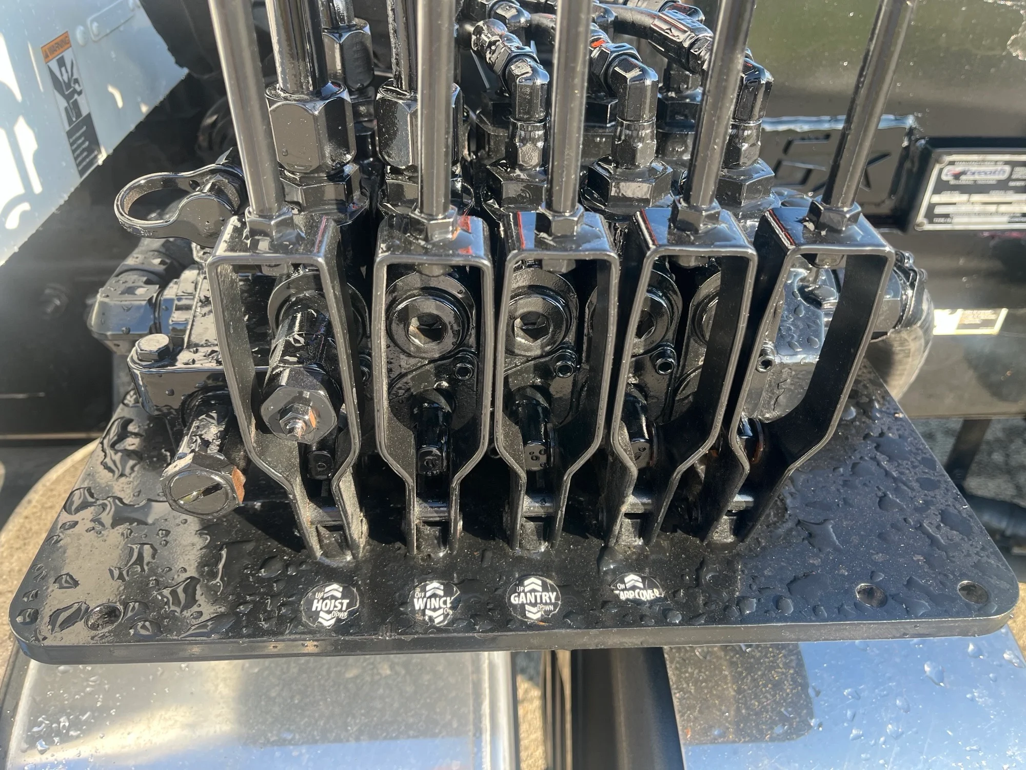 2024 Kenworth T880 - image 11