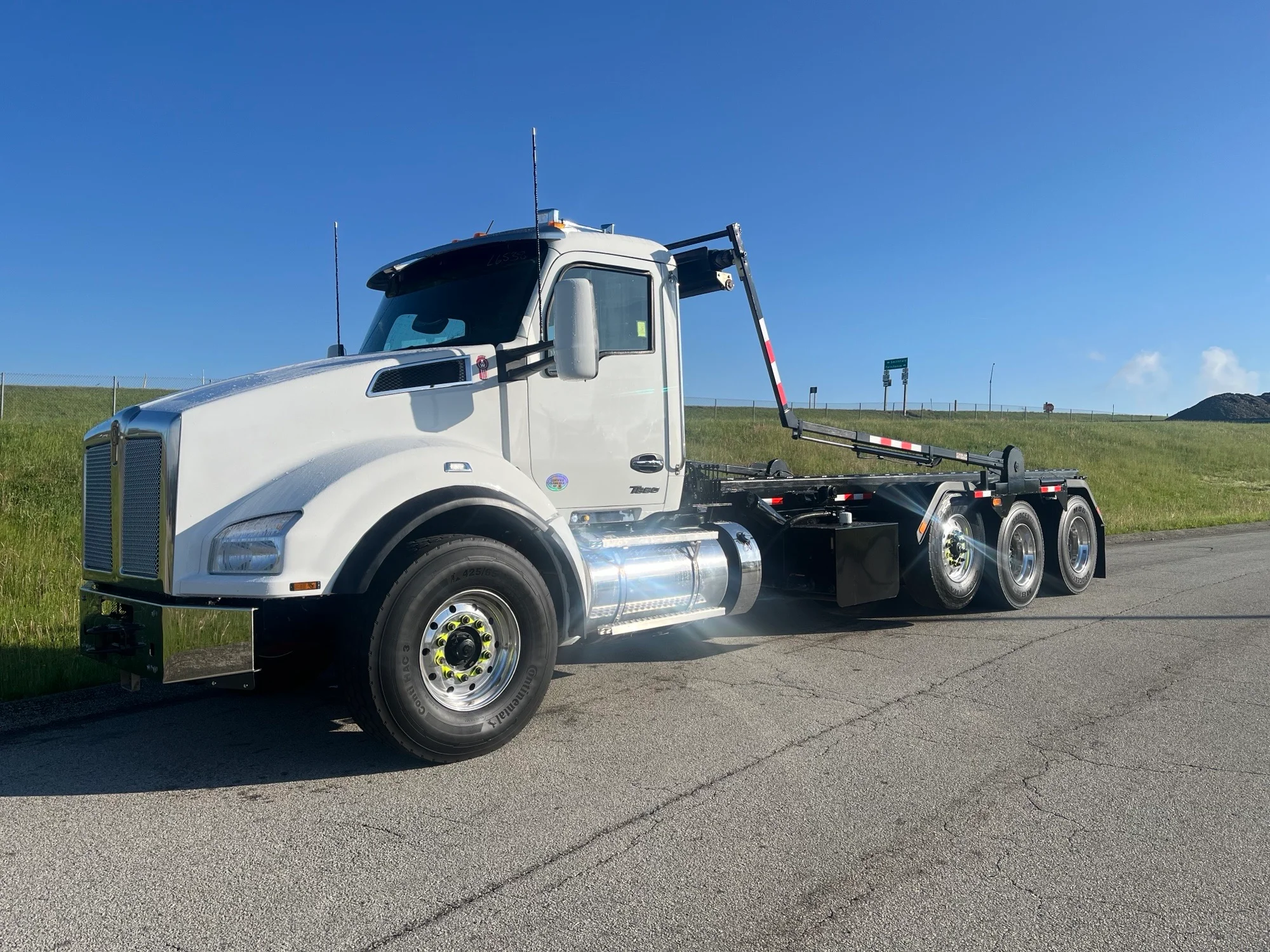2024 Kenworth T880 in ALLENTOWN, PA