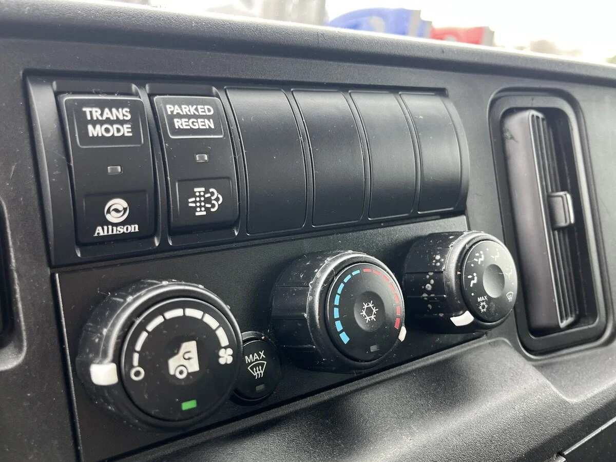 2022 International MV - image 22