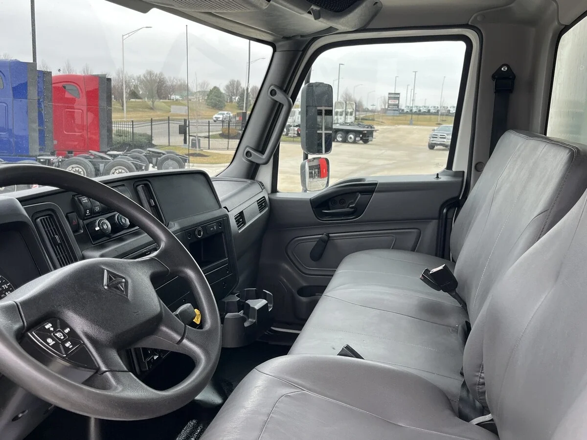 2022 International MV - image 20