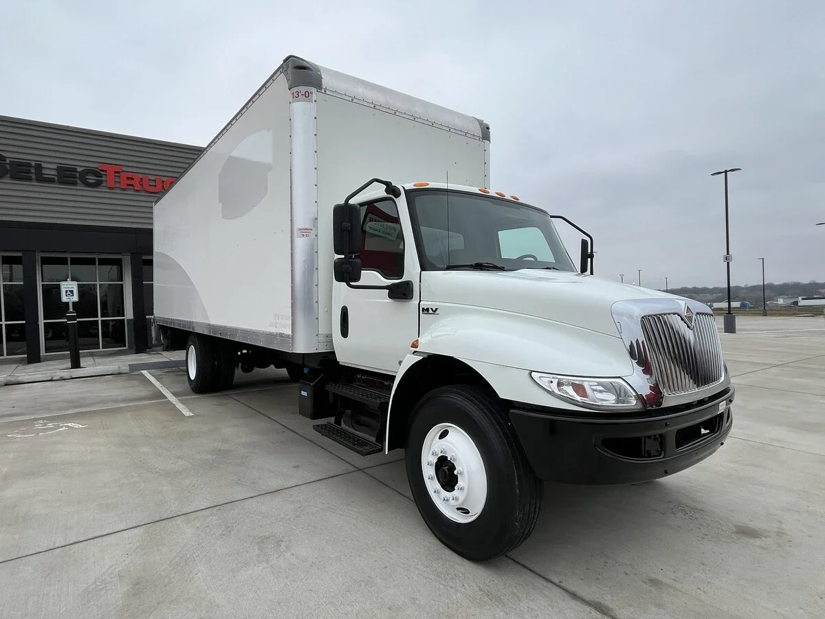 2022 International MV - image 9