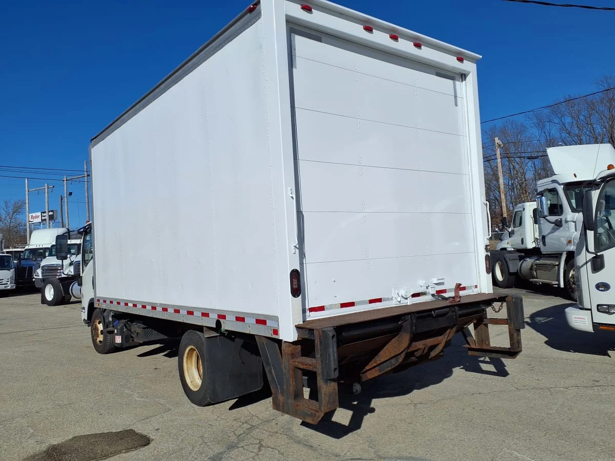 2018 Isuzu NPR - image 6