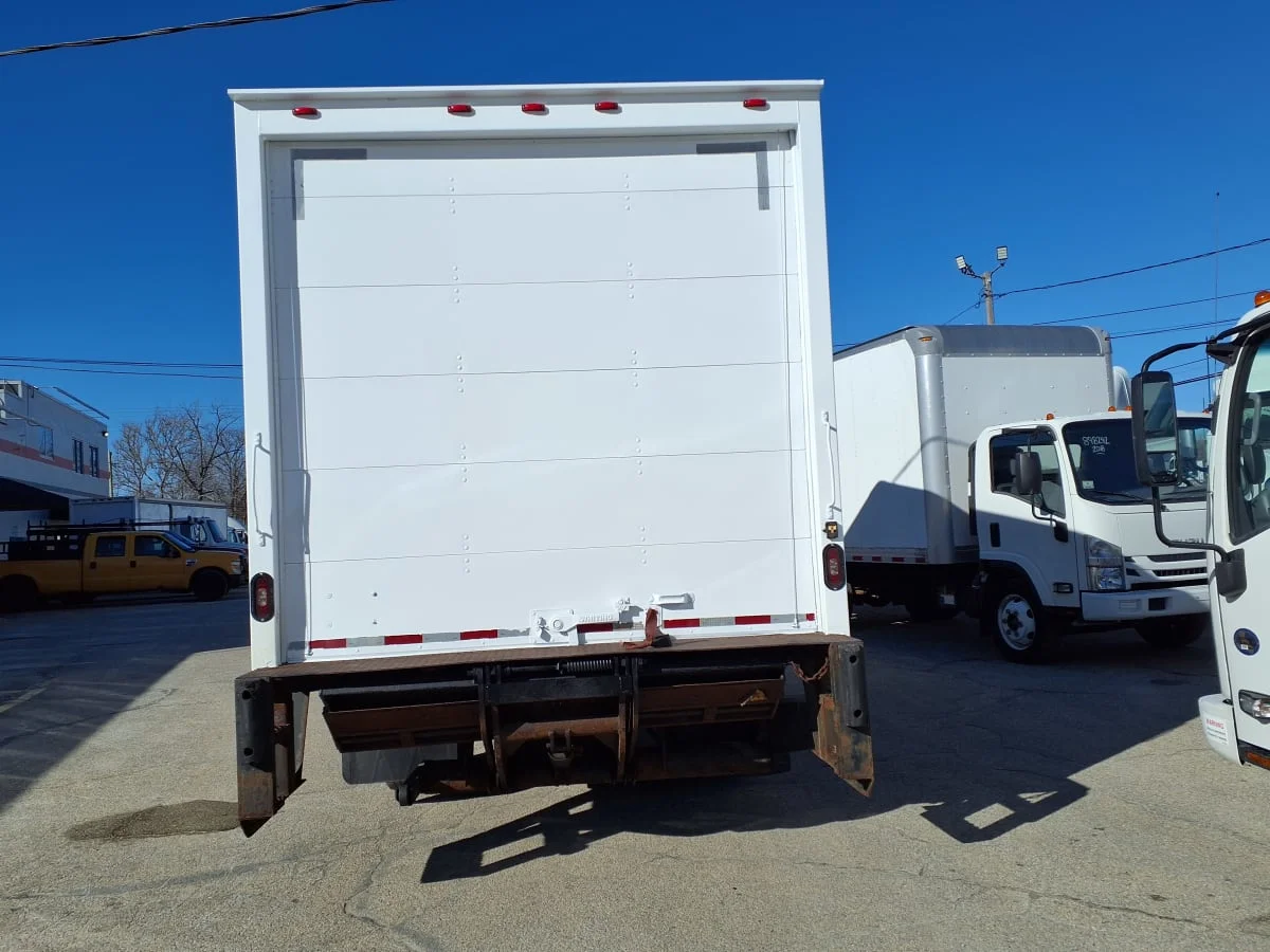 2018 Isuzu NPR - image 5