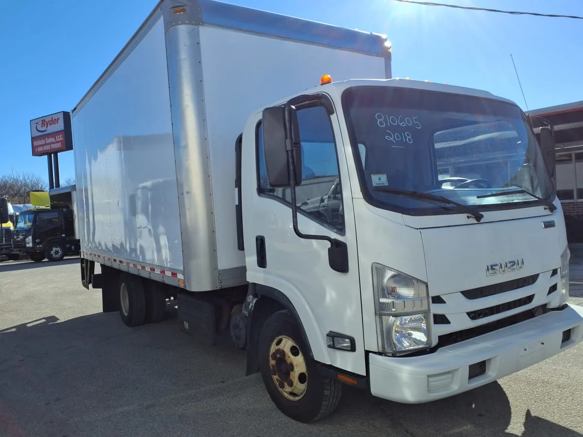 2018 Isuzu NPR - image 3