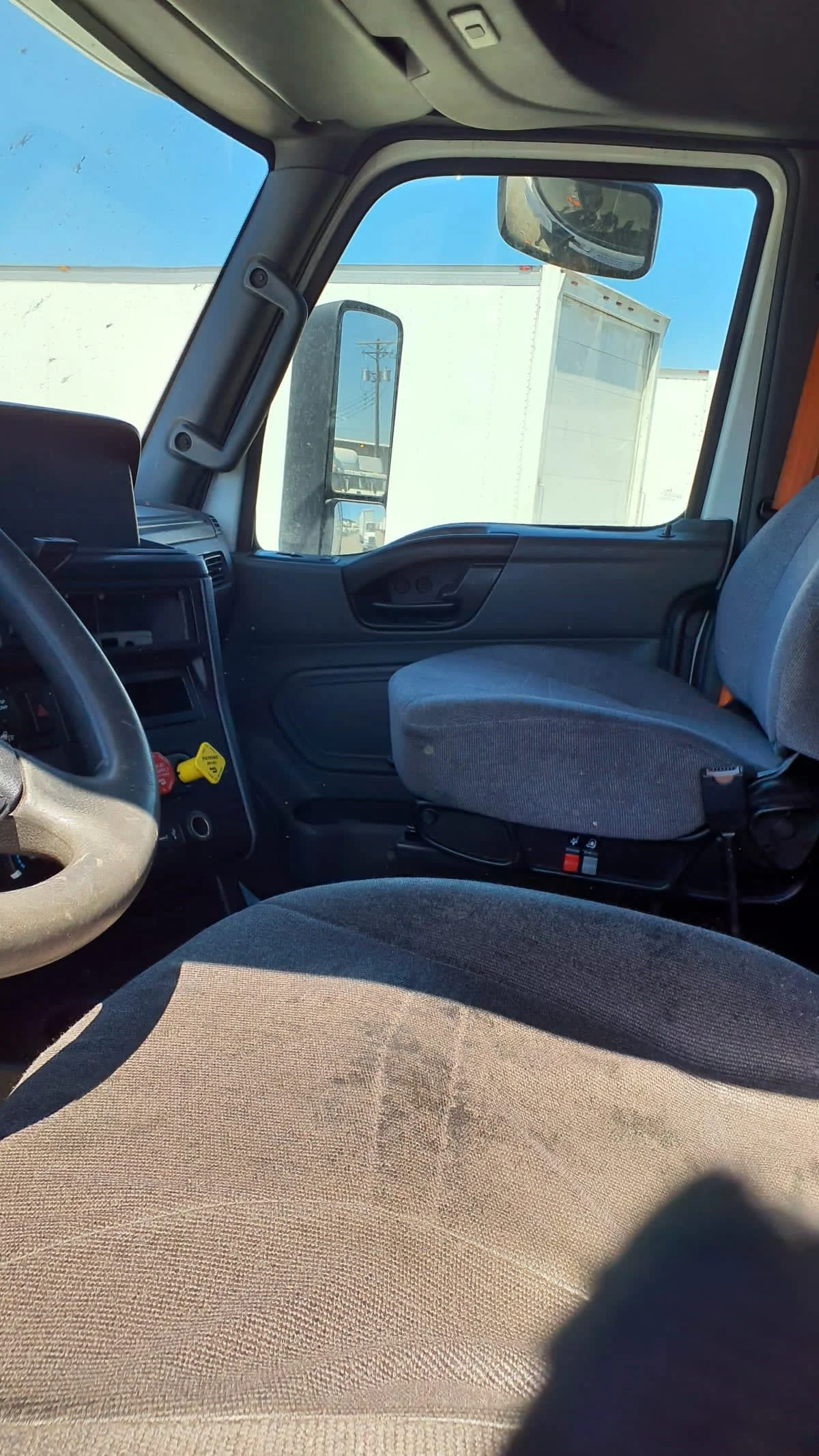 2019 International LT in Tacoma, WA — photo 7