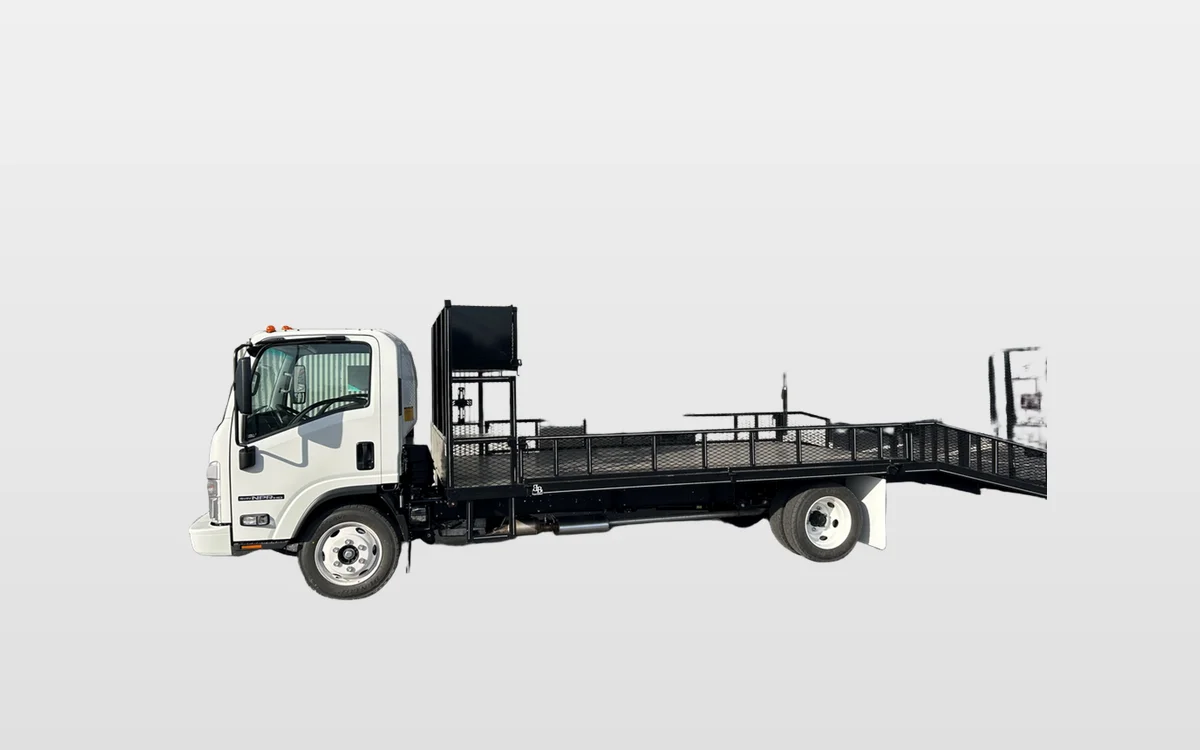 2024 Isuzu NPR - image 1