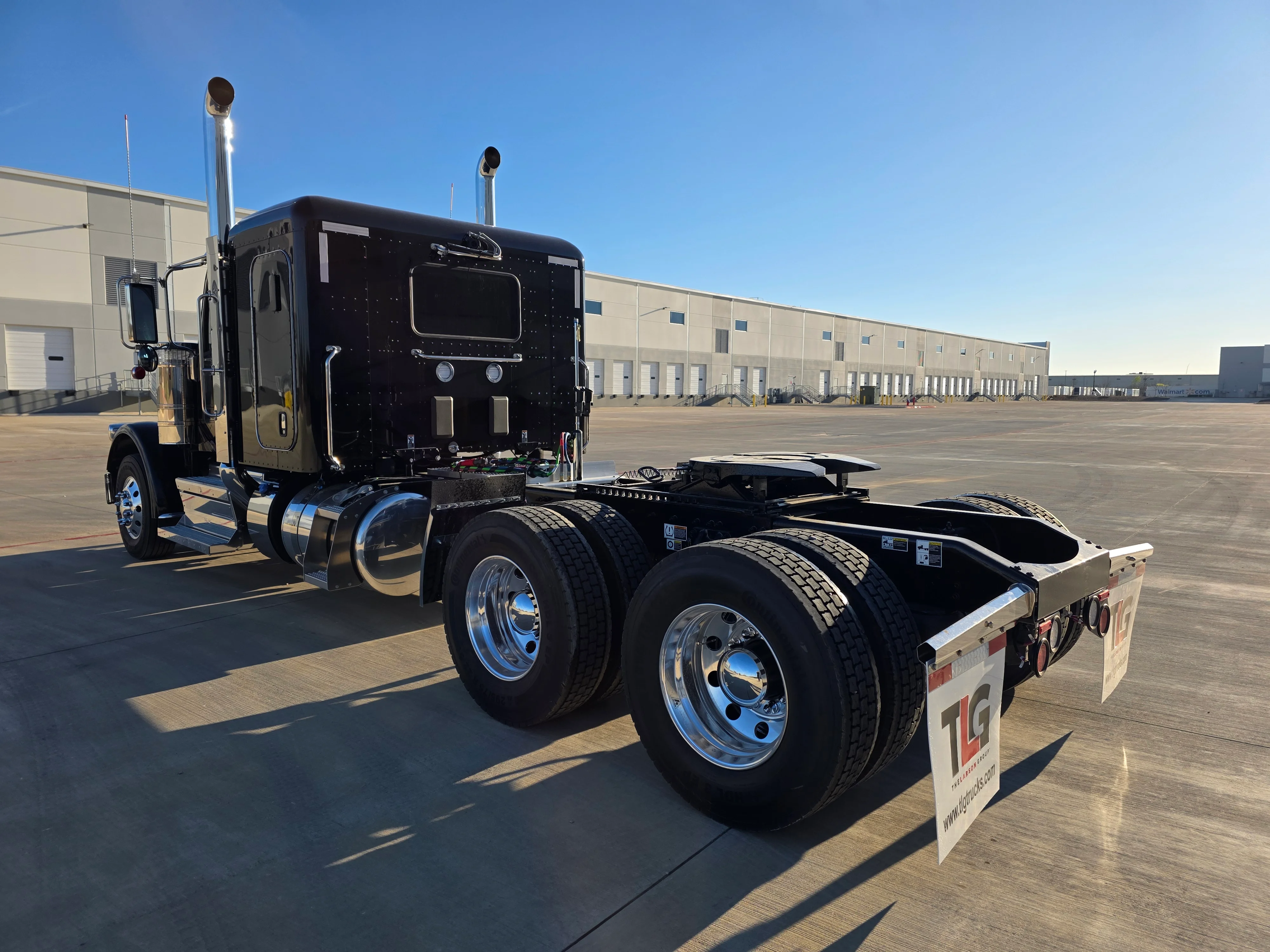 2027 Peterbilt 589 in Evansville, IN — photo 3