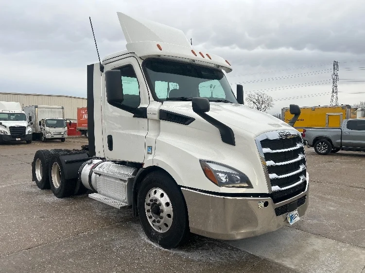 2020 Freightliner Cascadia in Allen Park, MI