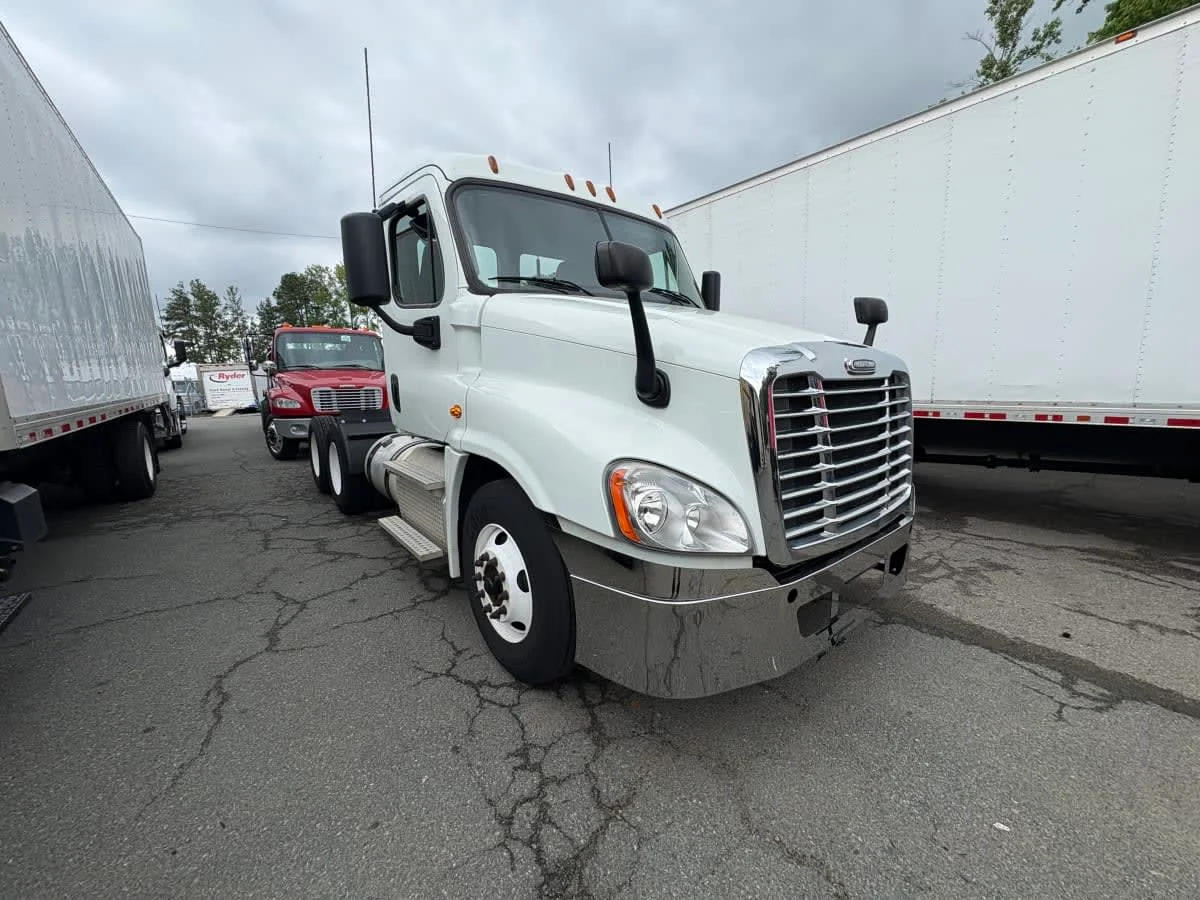 2019 Freightliner Cascadia in Ashland, VA — photo 3